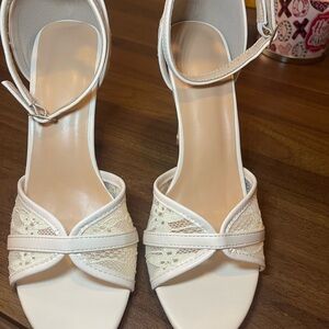 Elegant White Lace Women's Sandals